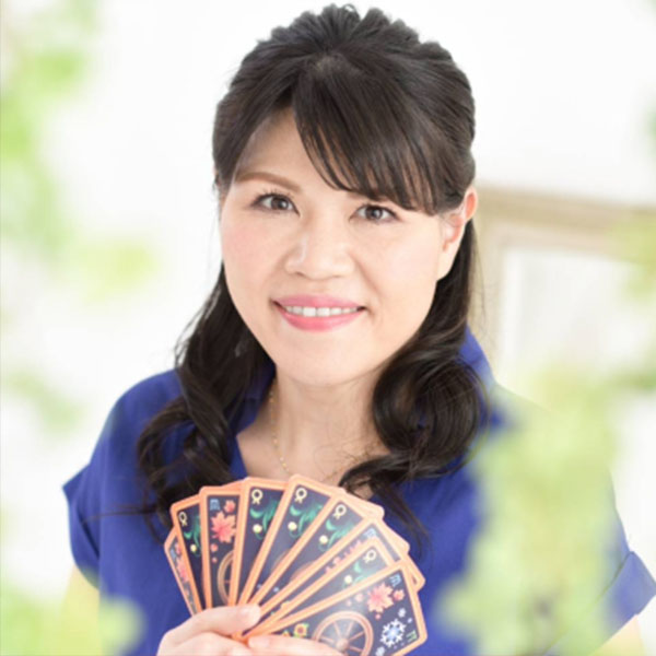 虹色 美保